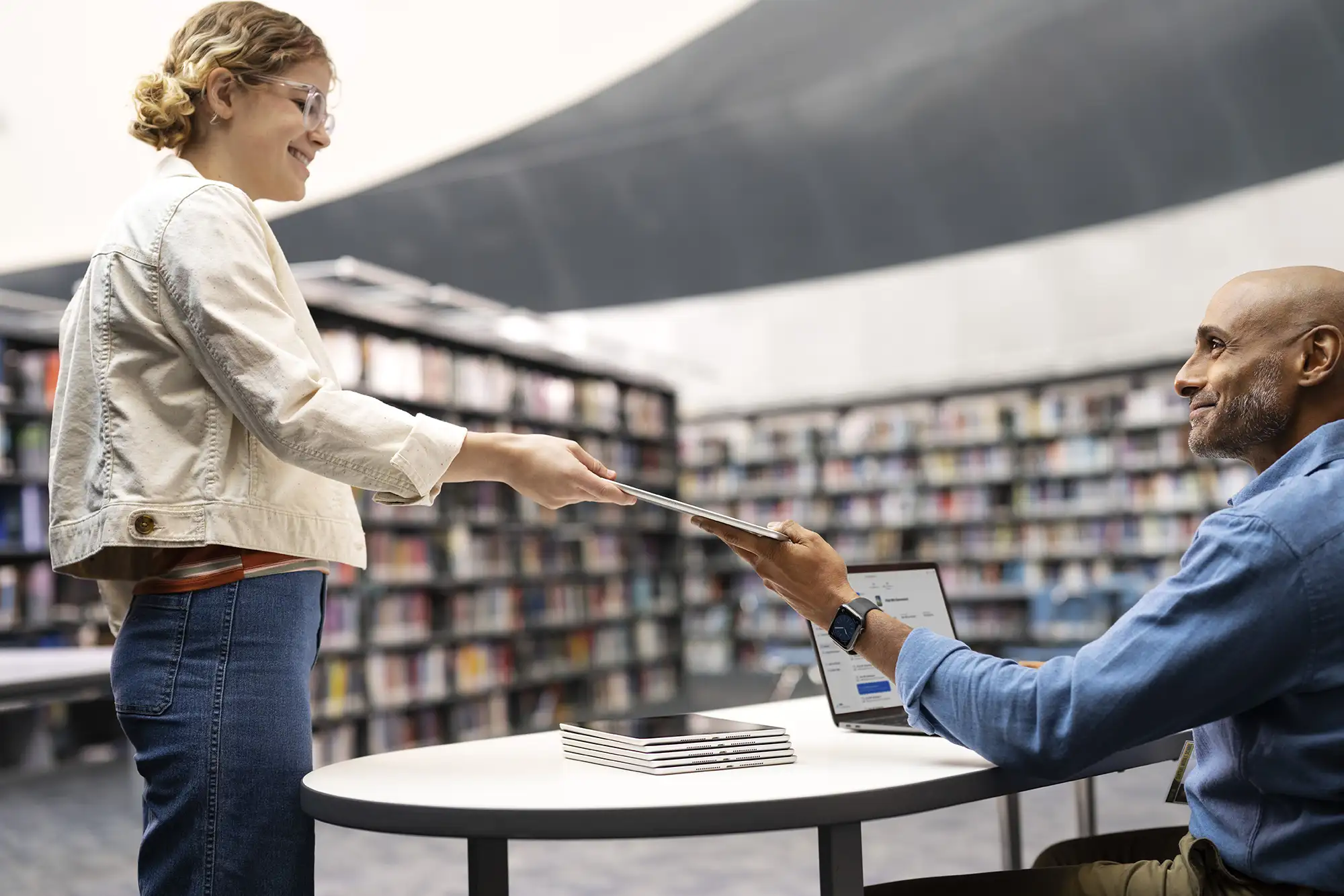 Apple 2-macbook-ipad-iphone-mac-pencil