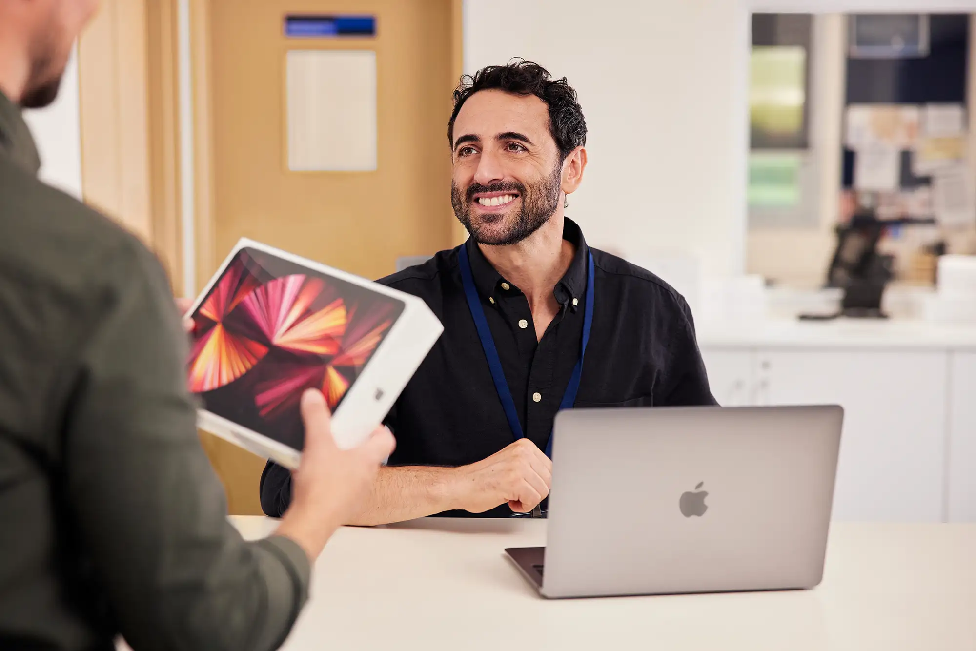 Apple 3-macbook-ipad-iphone-mac-pencil
